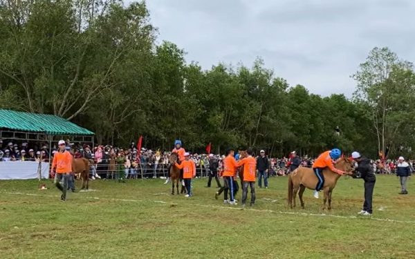 Lễ hội đua ngựa Gò Thì Thùng